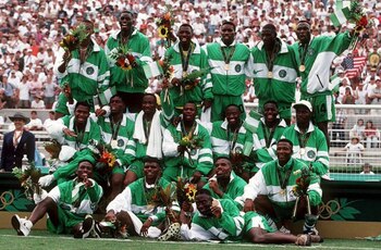 La selección de Nigeria que ganó la medalla de oro en Atlanta 96. En ese equipo brillaban Okocha, Amunike y Kanu