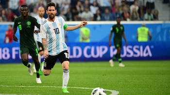 Messi en la puerta del