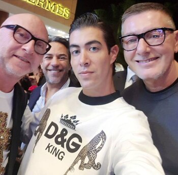 Con los famosos diseñadores Dolce