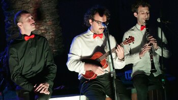 La banda TinderCats es la