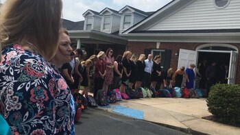Decenas de donaciones llegaron a la casa de Tammy Waddell