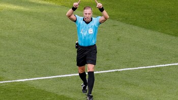 Soccer Football – REUTERS/Damir Sagolj