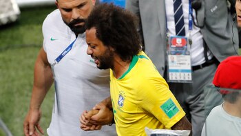 Marcelo se retira lesionado en