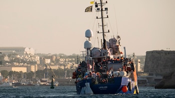 El Lifeline llegando a costas