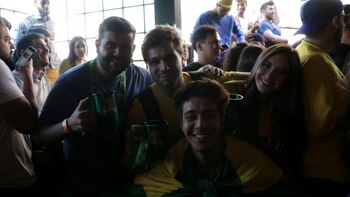 Tomaron cerveza y se quedaron