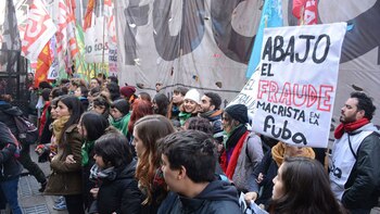 La izquierda intentó frenar el