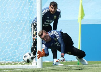 Franco Armani, protagonista de la