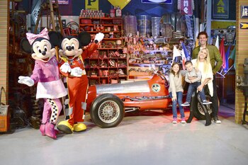 Emanuel Moriatis y Carolina Oltra con sus hijos Jazmín Villarreal y Constantino Moriatis.