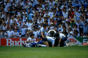 Debajo de esa montaña está