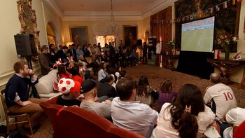 Un centenar de personas se