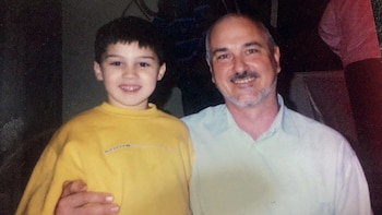 A los cinco, cuando pudo conocer al pastelero Osvaldo Gross, uno de sus referentes.