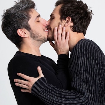 Jey junto a su pareja.