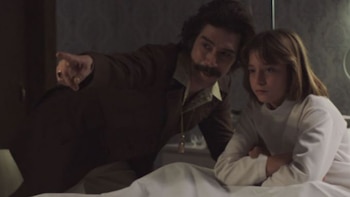 “Luis Miguel, la serie” revela que el padre del cantante le suministró efedrina