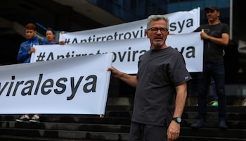 Un grupo de médicos y