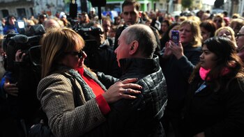 El padre de Fernando recibe