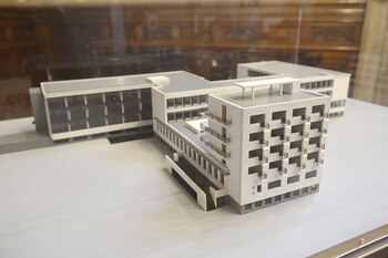 Libros, fotos, maquetas, filmaciones y