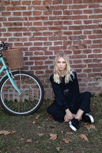 Buzo de plush con mangas