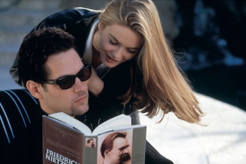 Hermanastro sexy en Ni Idea.