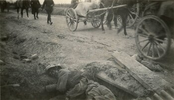 Este soldado alemán yace muerto