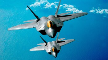 El F-22 Raptor, uno de los aviones más avanzados en tecnología furtiva. Foto: Archivo DEF.