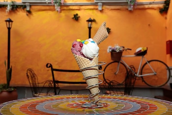 Cucurucho con tres bochas de