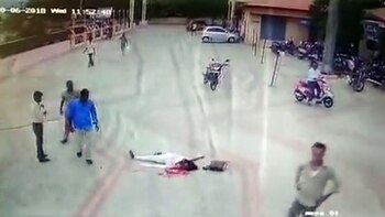 La mujer agonizó durante algunos