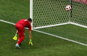 Pese al error en el segundo gol de Francia, Muslera hizo un gran Mundial con Uruguay (Reuters)