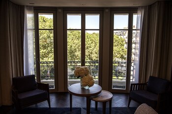 El interior de una de las suits del Hotel Lutecia (AFP PHOTO / Christophe ARCHAMBAULT)