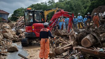 El conteo de las víctimas se vio dificultado por el enorme tamaño de la zona afectada por los aguaceros, inundaciones y deslaves registrados desde finales de la semana pasada. Las autoridades advirtieron que los deslaves podrían seguir incluso después de que amainen las precipitaciones