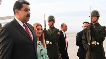 Maduro y su esposa en