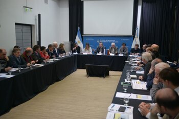 En relación a la recomposición del precio de la leche, Agroindustria destacó la importancia de acompañar al sector privado en el proceso, pero sin intervenir