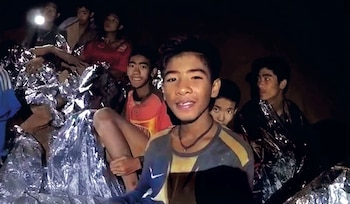 Los niños en la cueva.