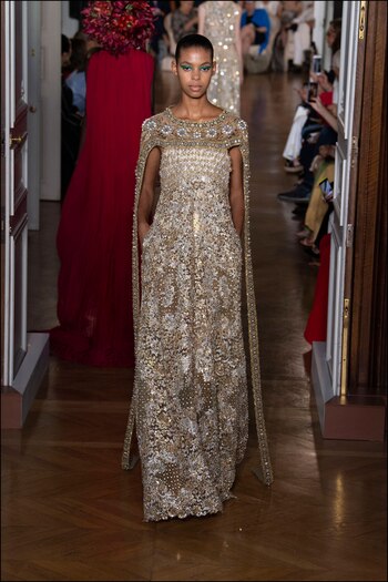 Amplios volúmenes, profusión de capas