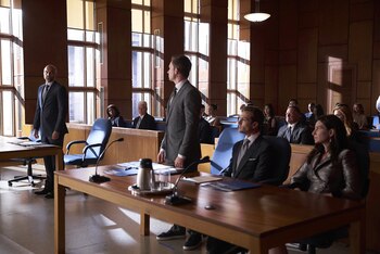 Stephen Macht, padre del protagonista,