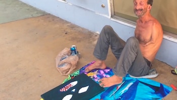 Crenshaw suele sentarse a pintar