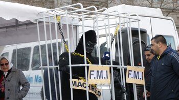 El gorila “encadenado” por el