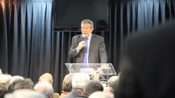 Rubén Proietti presidiendo el encuentro