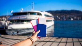 El porta pasaporte hoy se convirtió en un objeto trendy y con estilo para guardarlo (Getty Images)