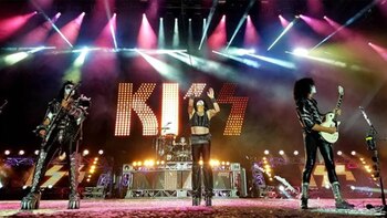 Kiss anunció su retiro con