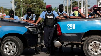 La policía nicaragüense bloquea la