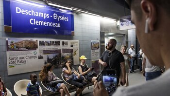 La estación se llama Champs
