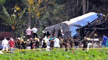 Un avión Boeing 737-200, con