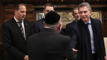 Mauricio Macri junto a la