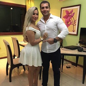 El doctor brasileño junto a