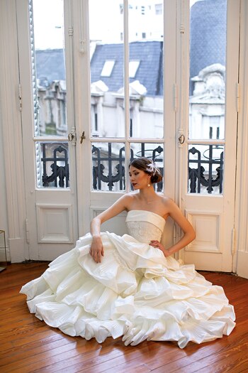 Vestido strapless de tul bordado