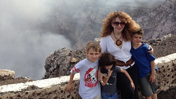 Belli, con tres de sus