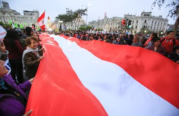 Manifestantes participan en la “Gran