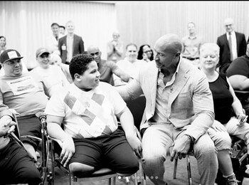 The Rock visitó centro de