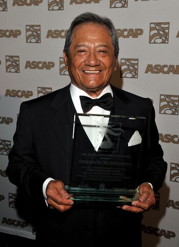 Armando Manzanero protestó por unas