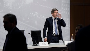 Luis Caputo deja el Banco